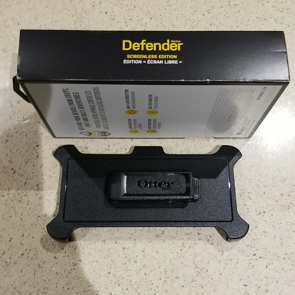 Defender Belt clip holder NWT